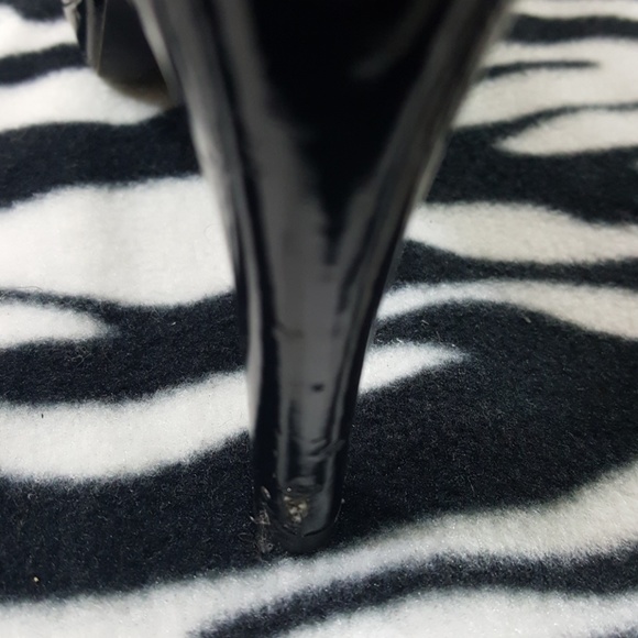 Shoes - Picture 3 of 3